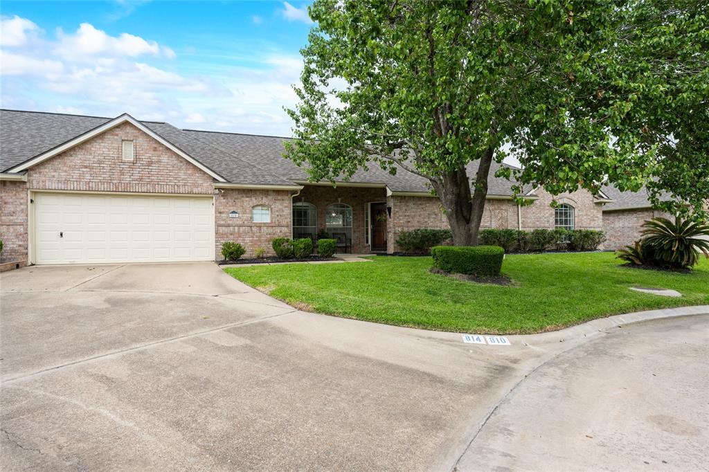 810 Apple Blossom Drive, Pearland, Texas image 39