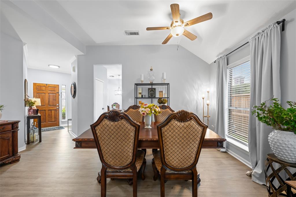 810 Apple Blossom Drive, Pearland, Texas image 19