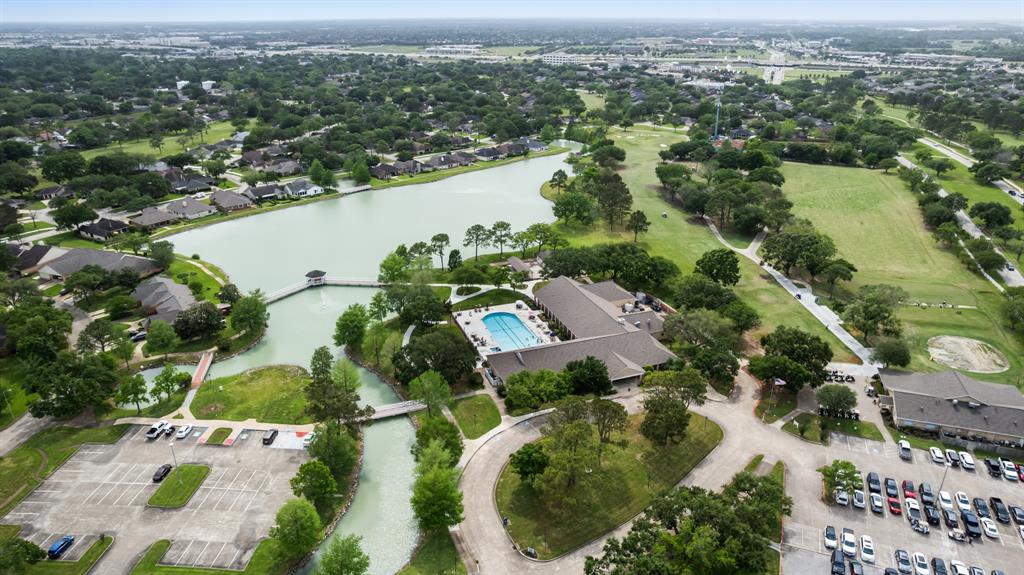 810 Apple Blossom Drive, Pearland, Texas image 41