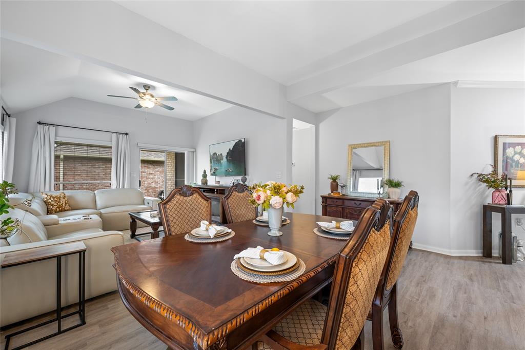 810 Apple Blossom Drive, Pearland, Texas image 13
