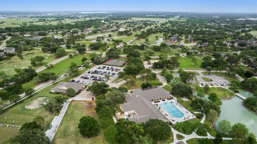 810 Apple Blossom Drive, Pearland, Texas image 45
