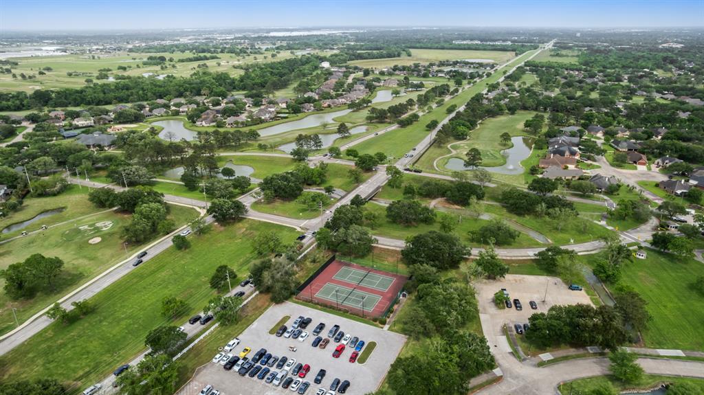 810 Apple Blossom Drive, Pearland, Texas image 44