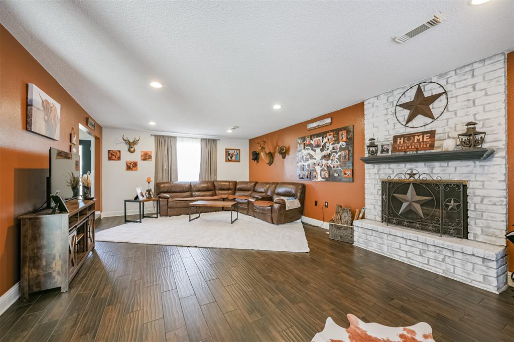 3728 Autumn Lane, Baytown, Texas image 7