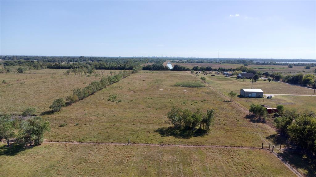 3306 Barbers Hill Rd Road
