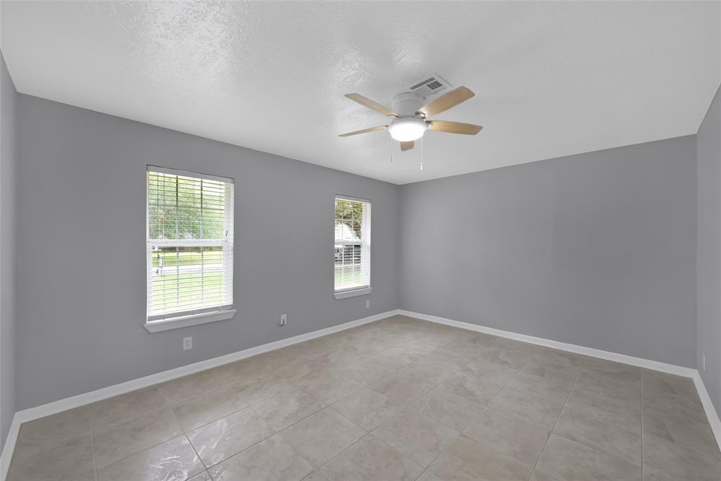 539 Fort Sumpter Street, Conroe, Texas image 3