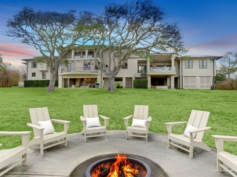 633 Quintana Roo Place Seabrook TX 77586