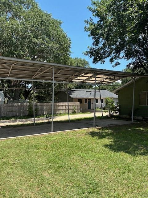 706 Avenue I St, El Campo, Texas image 3