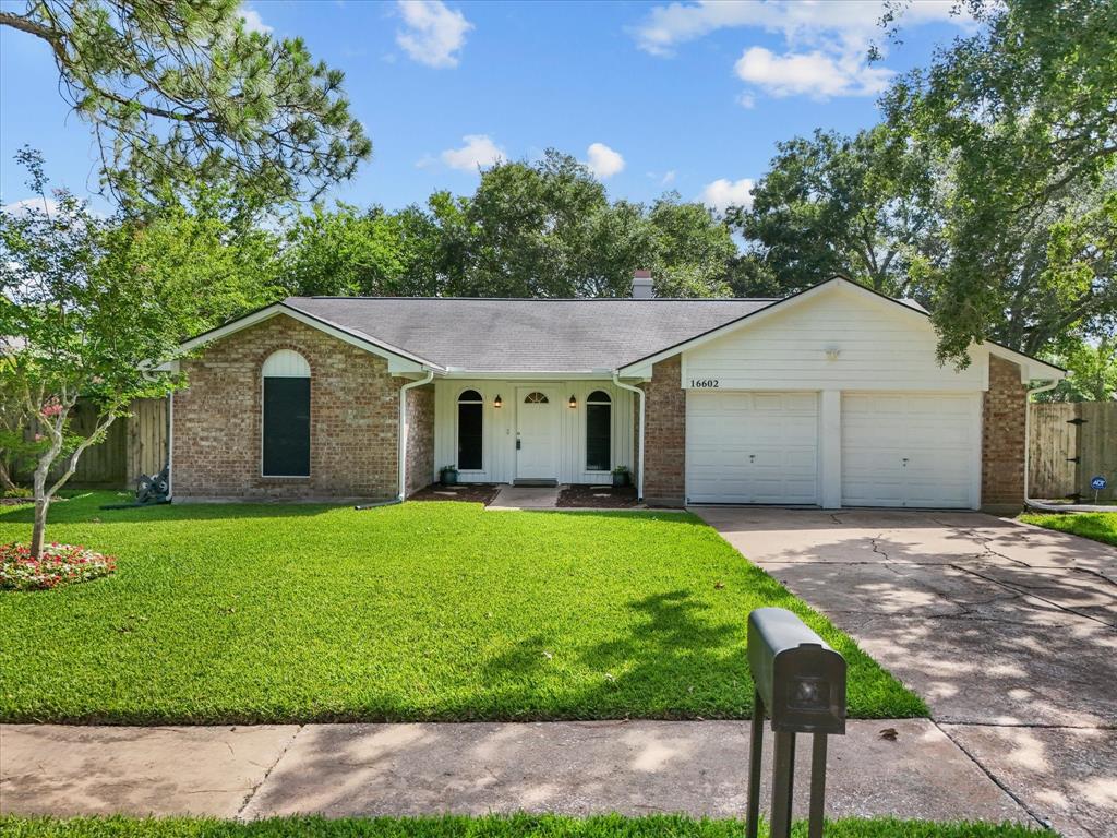 16602 Hibiscus Lane, Friendswood, Texas image 32