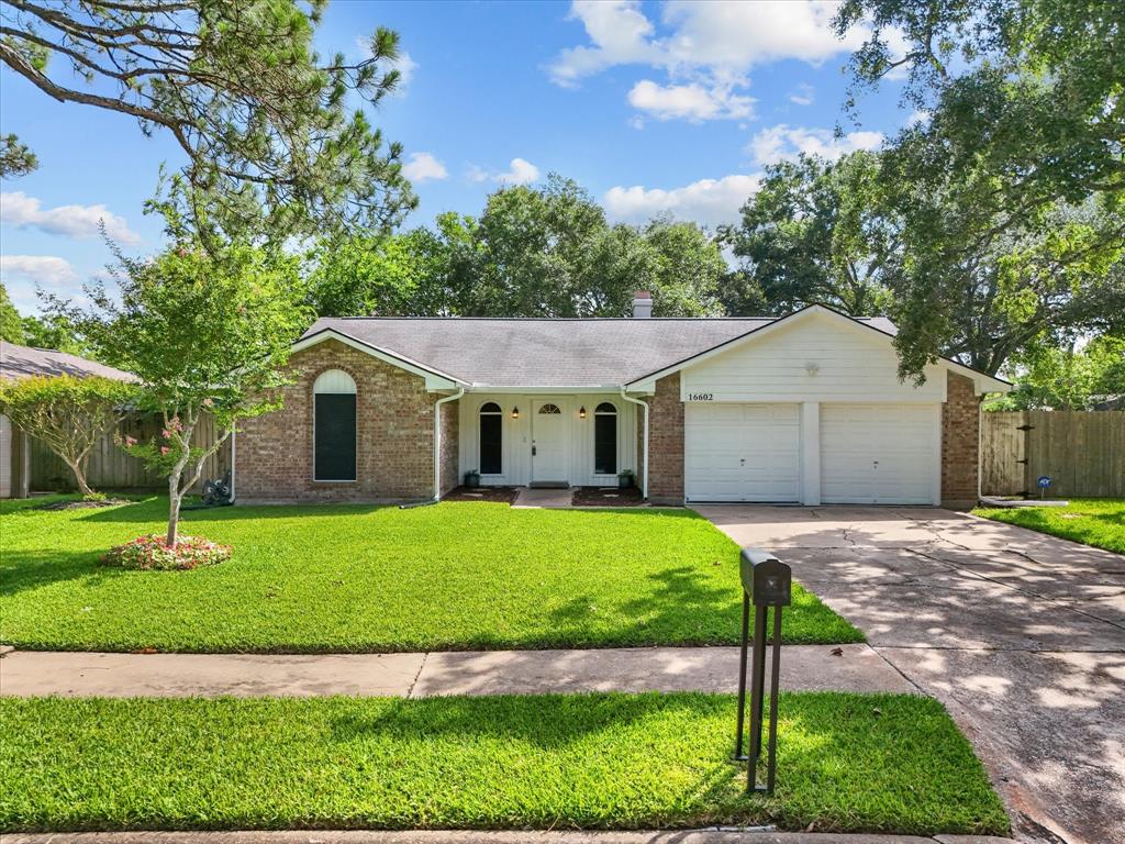 16602 Hibiscus Lane, Friendswood, Texas image 31