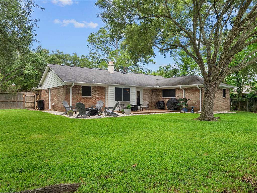 16602 Hibiscus Lane, Friendswood, Texas image 29