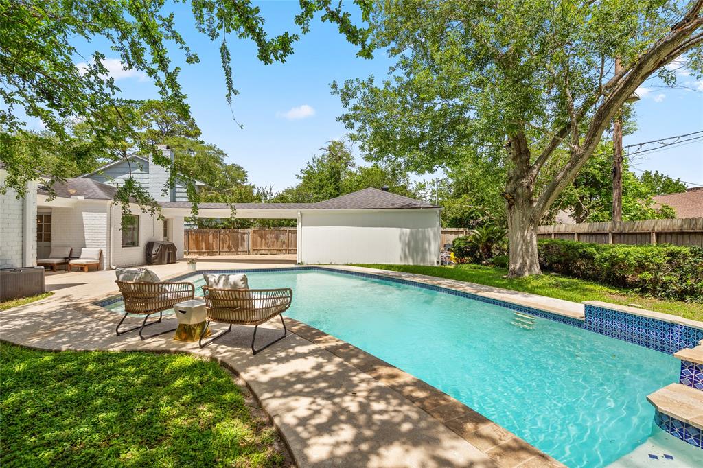 10706 Valley Forge Drive, Houston, Texas image 39