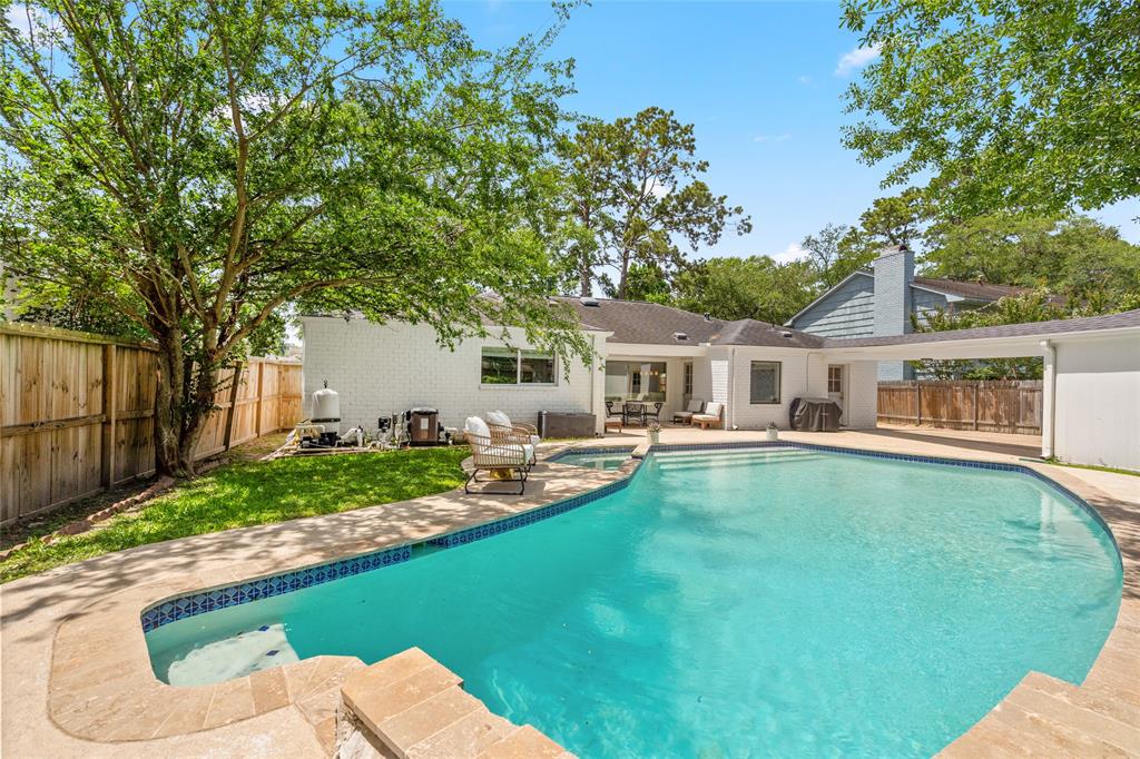 10706 Valley Forge Drive, Houston, Texas image 38