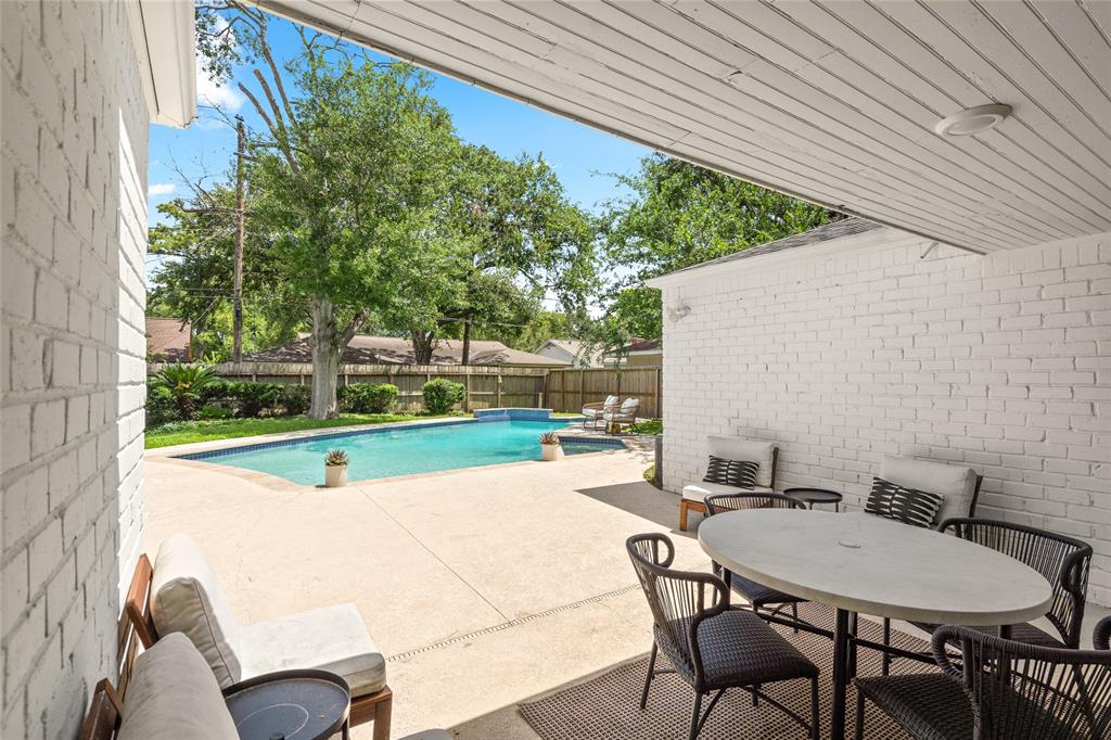 10706 Valley Forge Drive, Houston, Texas image 35