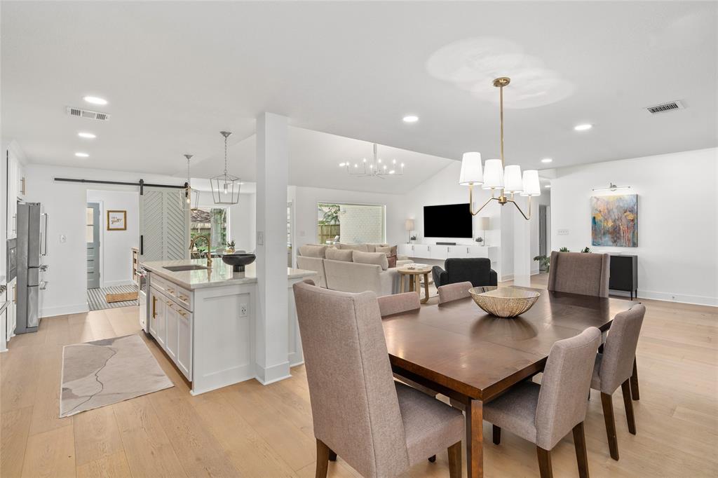 10706 Valley Forge Drive, Houston, Texas image 12