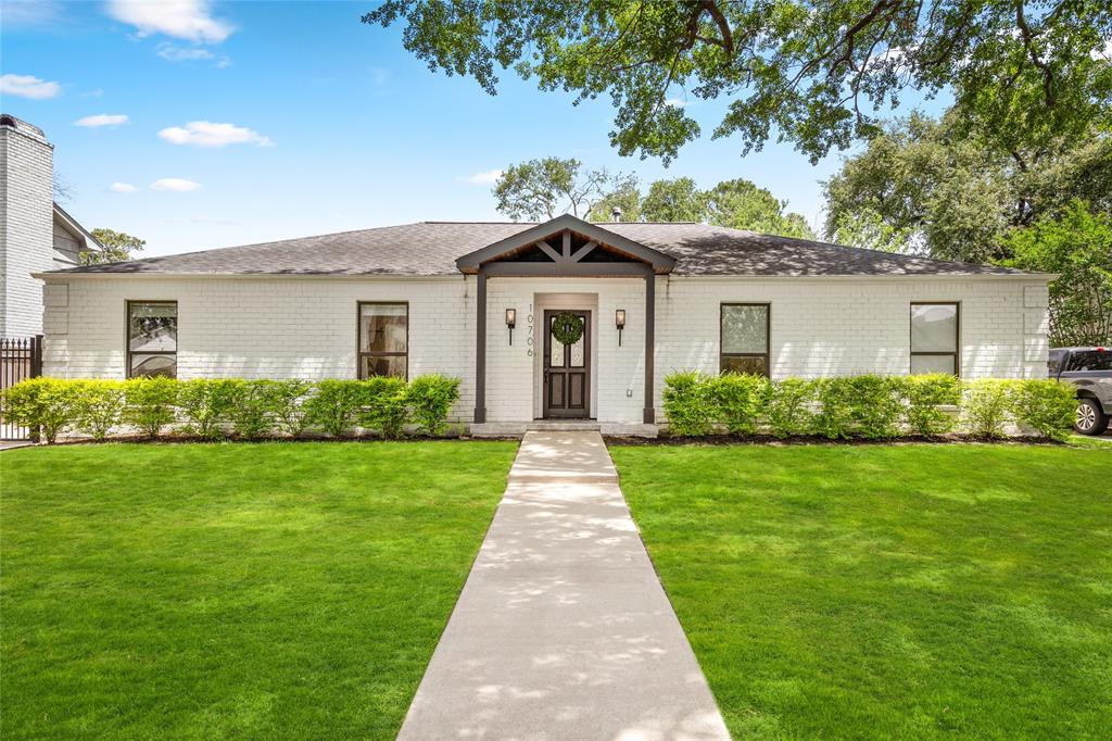 10706 Valley Forge Drive, Houston, Texas image 1