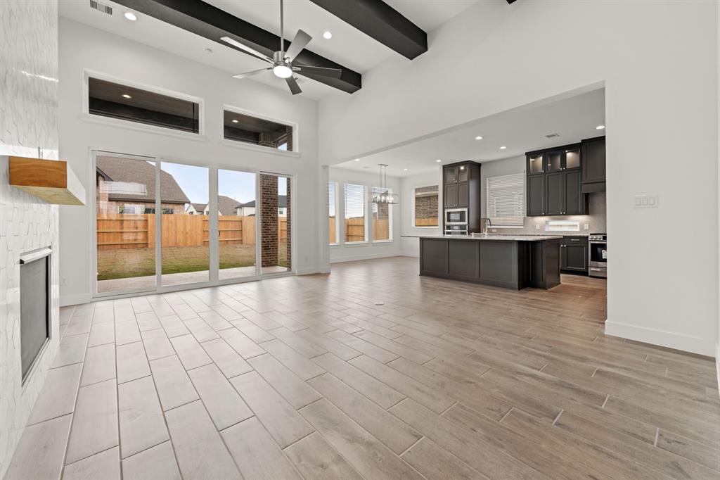 636 Cross Timber Trace, Hockley, Texas image 5