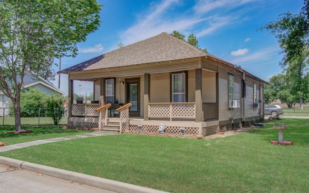 155 Davis Street, Humble, Texas image 2