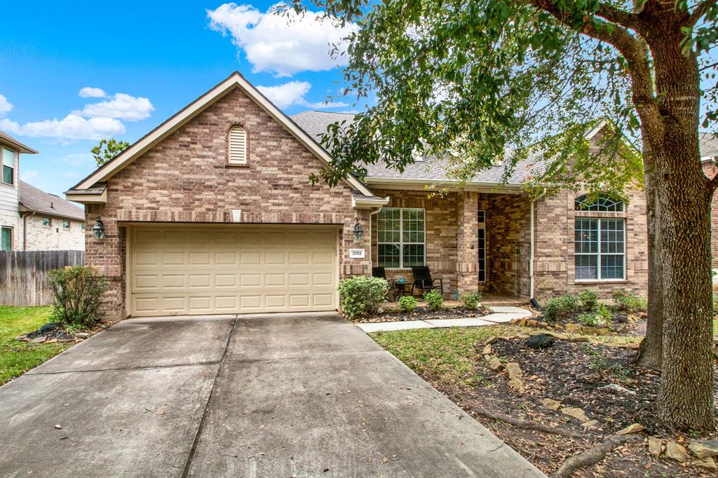 2014 Graystone Hills Drive, Conroe, Texas image 2