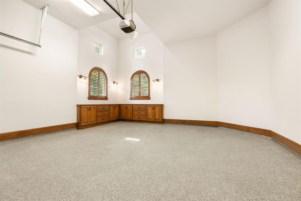 3 Maroon Creek Court