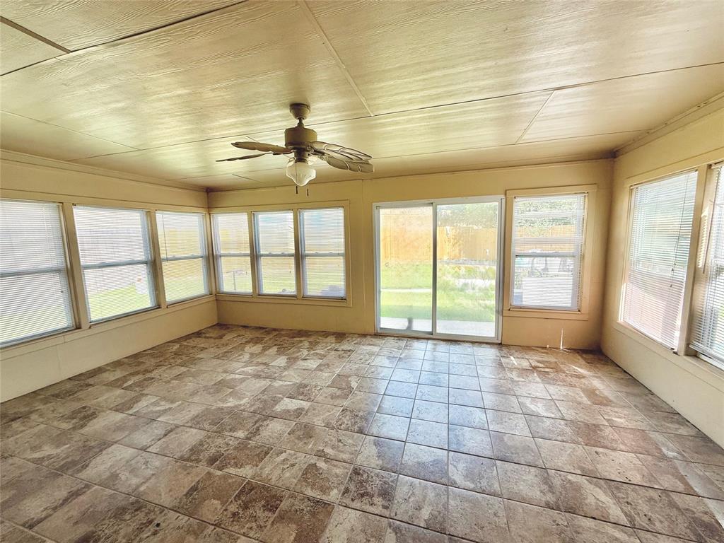 5519 Rios Sabinas Street, Rosharon, Texas image 10