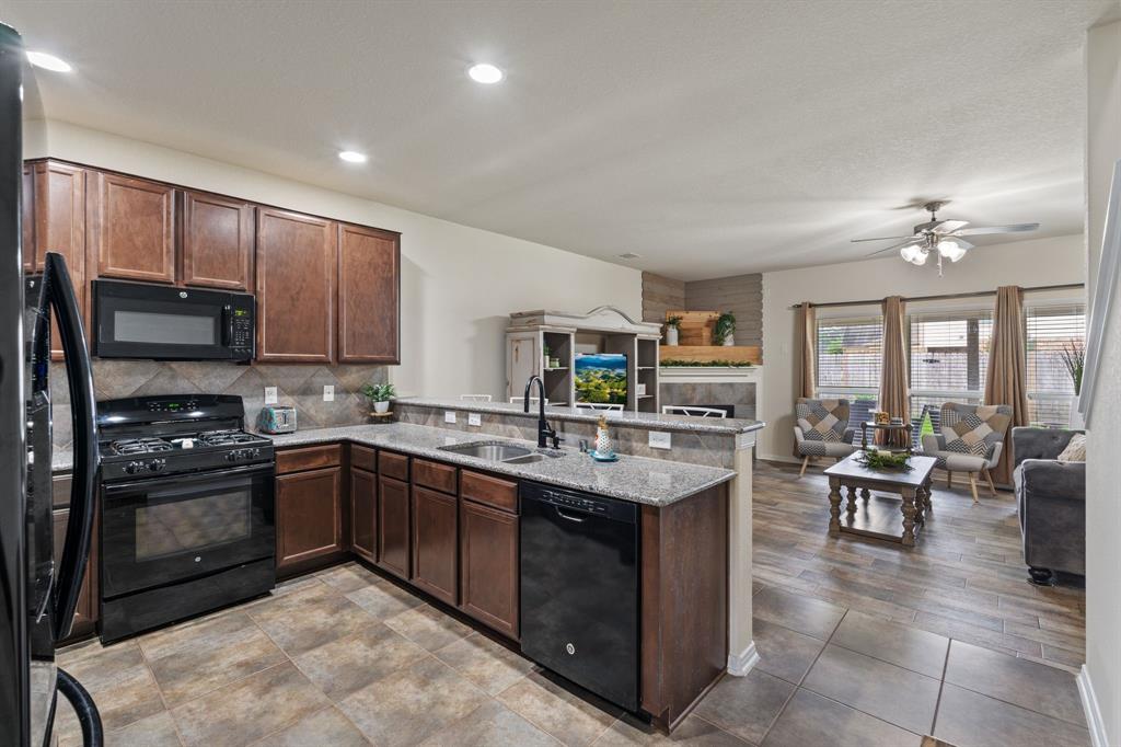 2678 Elm Crossing Trail, Spring, Texas image 9