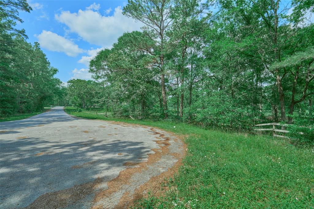 27592 S Log Cabin Road, Montgomery, Texas image 9