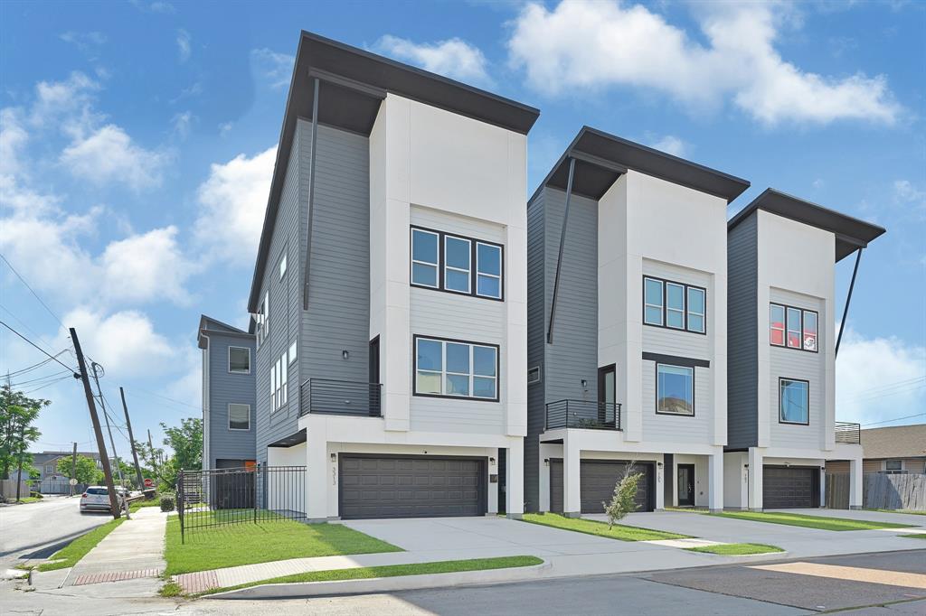 3313 Baer Street, Houston, Texas image 2
