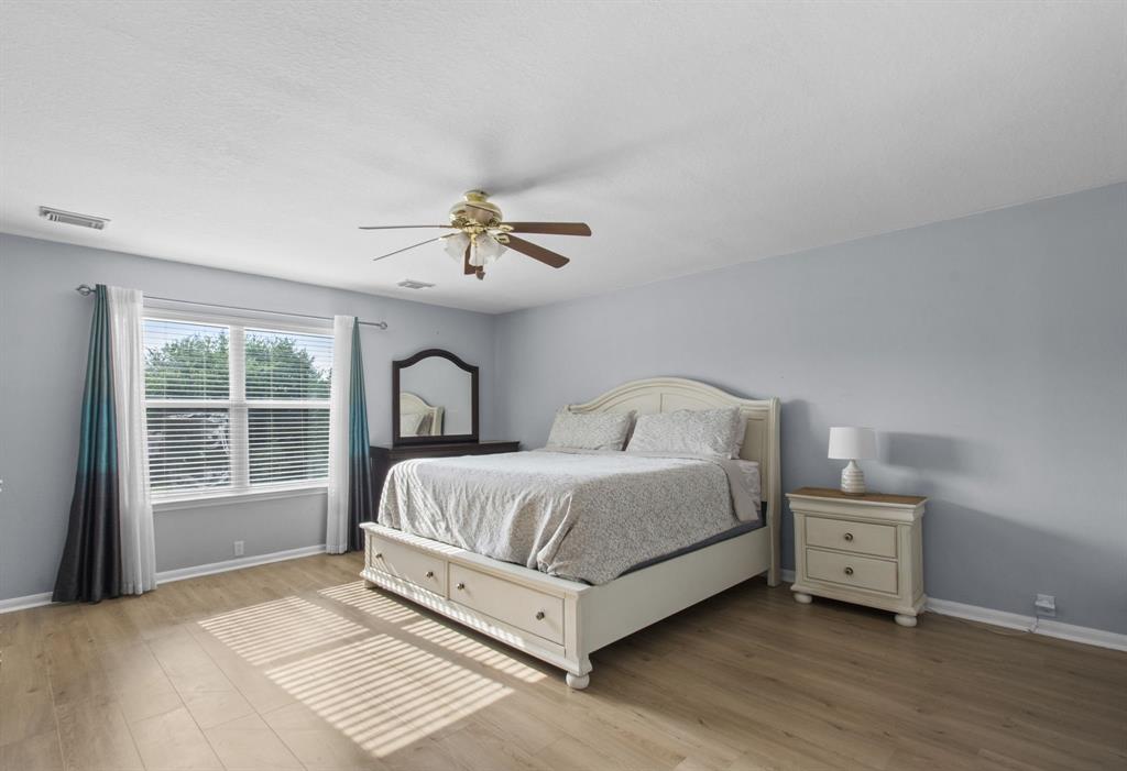 18302 Valiant Brook Court, Humble, Texas image 21