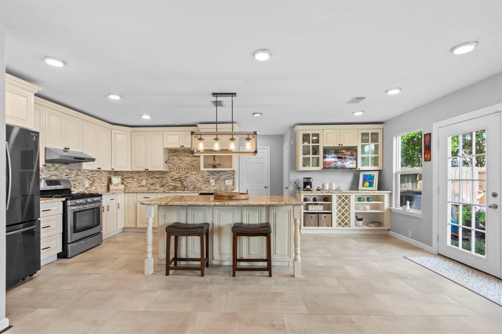 18302 Valiant Brook Court, Humble, Texas image 10