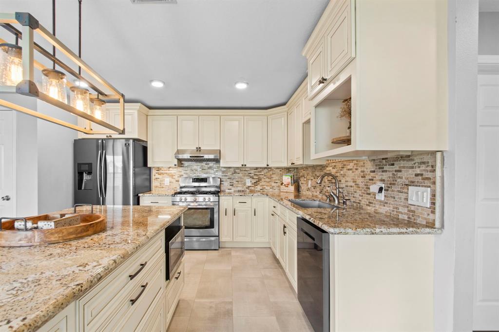 18302 Valiant Brook Court, Humble, Texas image 9