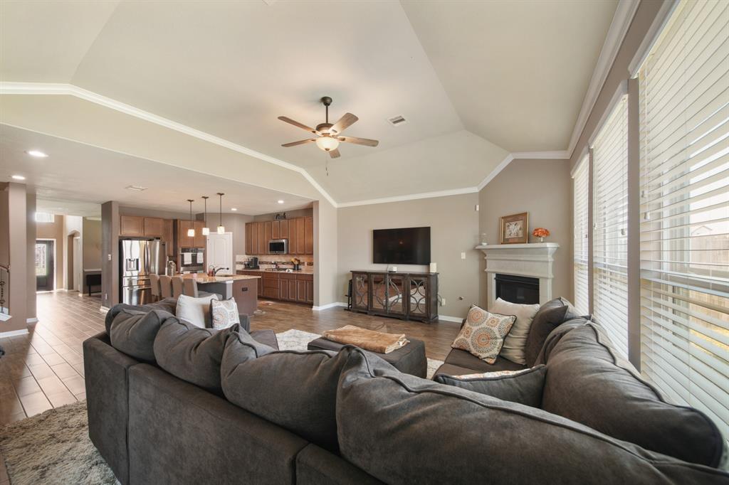 8819 Alpine Wood Way, Rosharon, Texas image 14