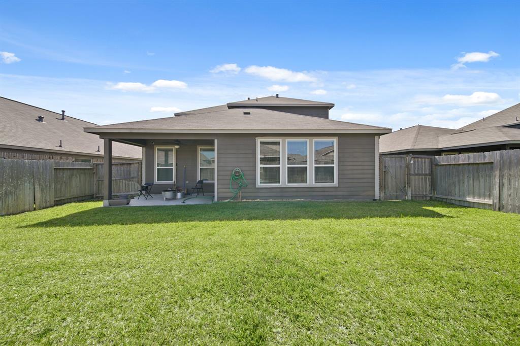8819 Alpine Wood Way, Rosharon, Texas image 19