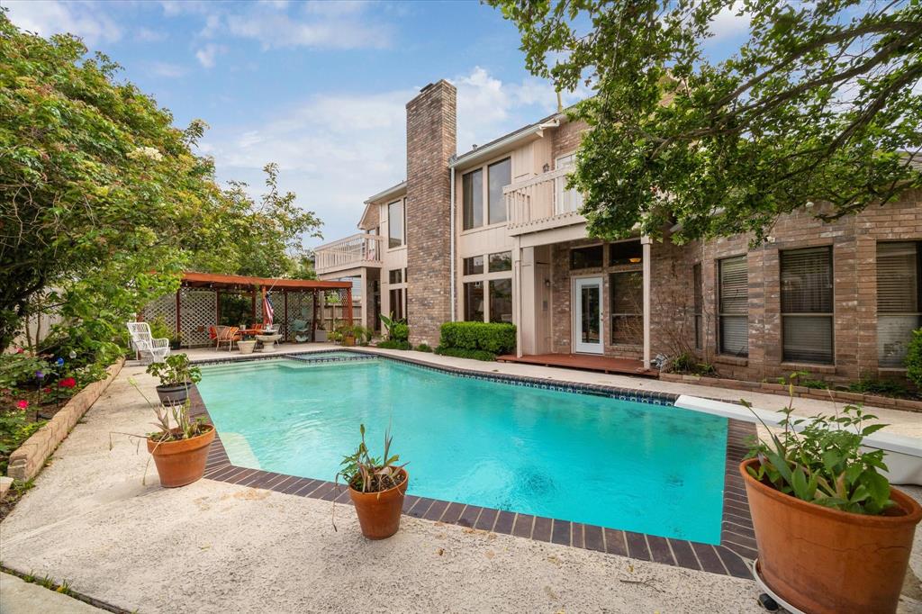 1722 Randons Point Drive, Sugar Land, Texas image 2