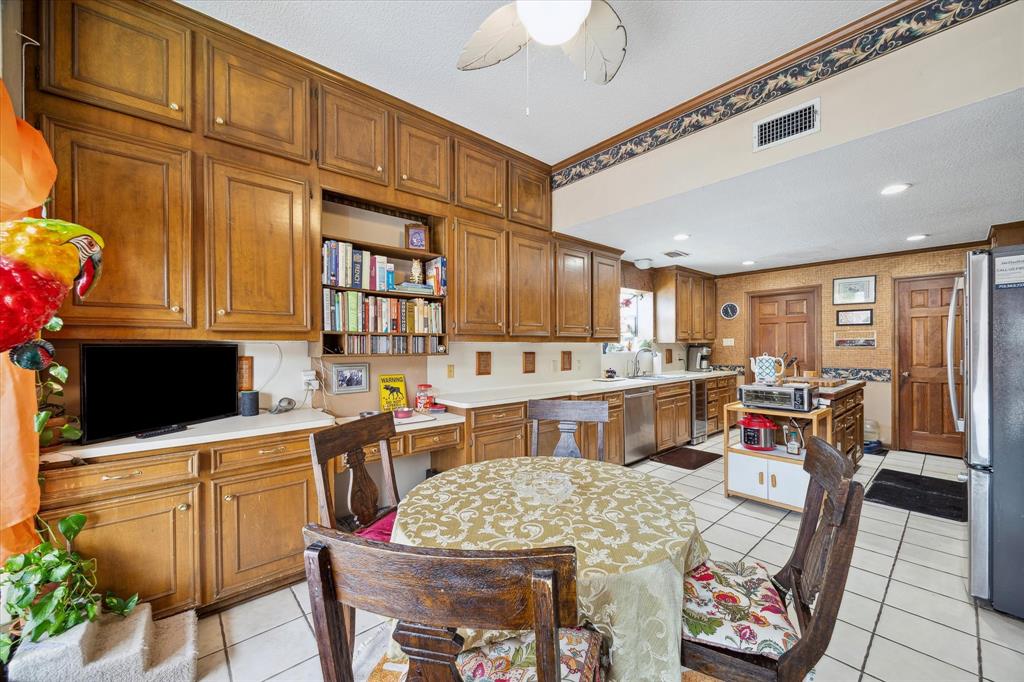 1722 Randons Point Drive, Sugar Land, Texas image 9