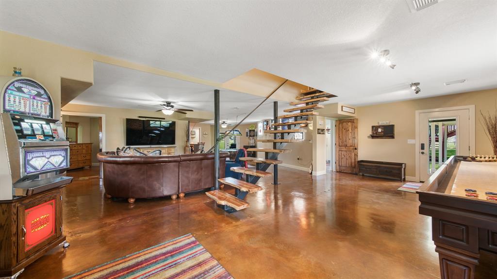 6714 Spray Lane, Rosharon, Texas image 9