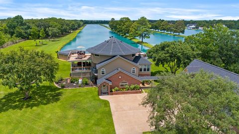 A home in Rosharon