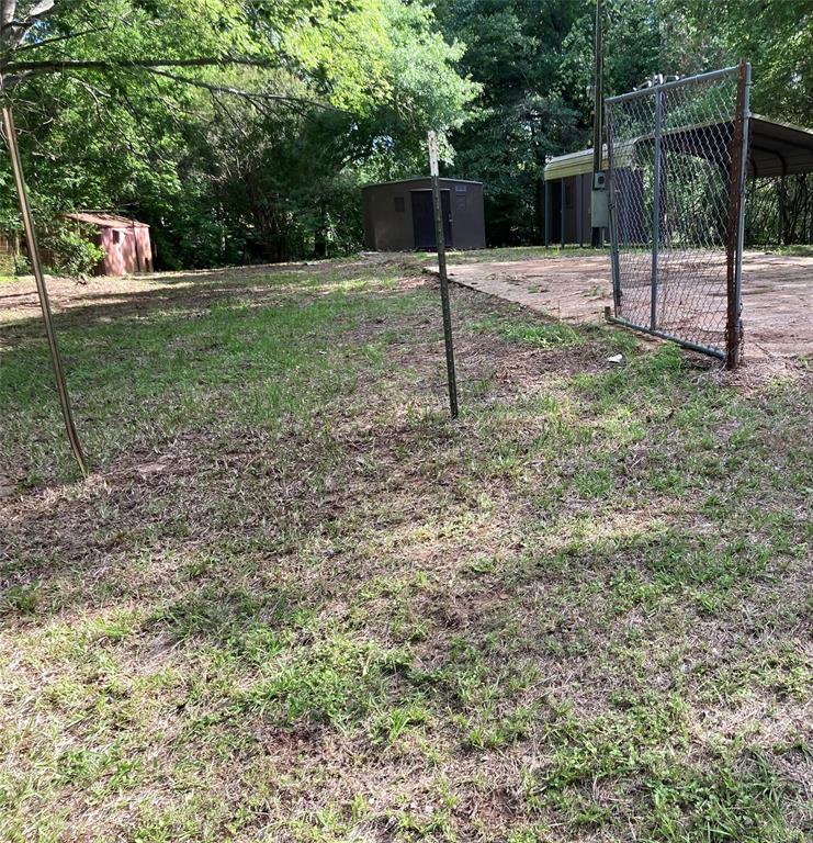 200 E Montgomery Avenue, Crockett, Texas image 2