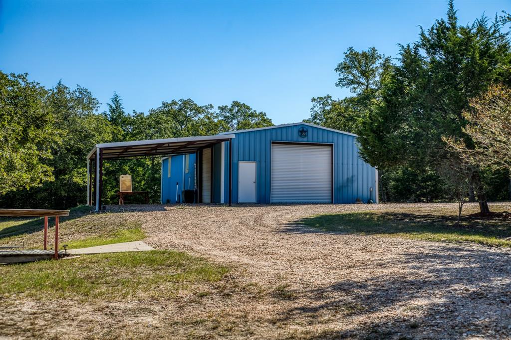 2080 Dead End Lane, Ledbetter, Texas image 4