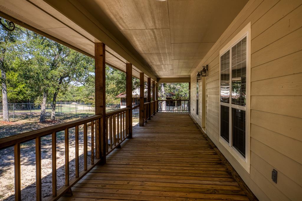 2080 Dead End Lane, Ledbetter, Texas image 8