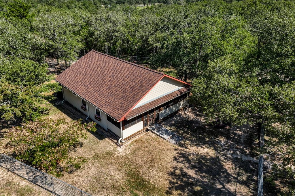 2080 Dead End Lane, Ledbetter, Texas image 21