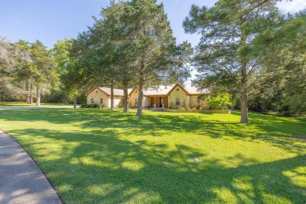 404 Saint Andrews Drive, New Ulm, Texas image 2