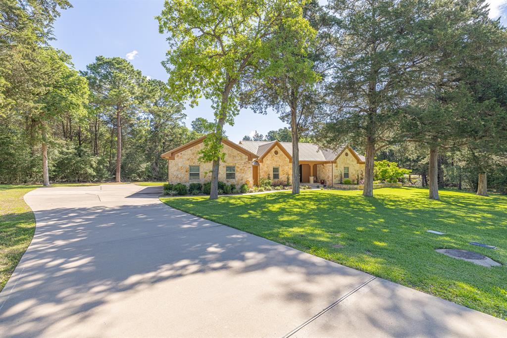 404 Saint Andrews Drive, New Ulm, Texas image 3