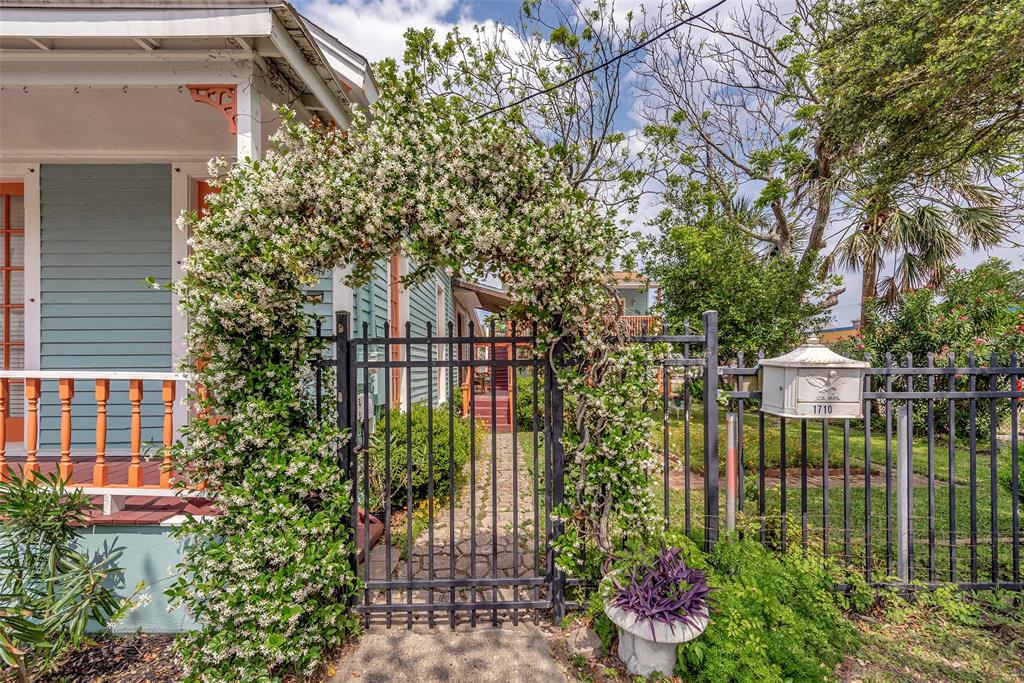 1710 Moody Avenue, Galveston, Texas image 5