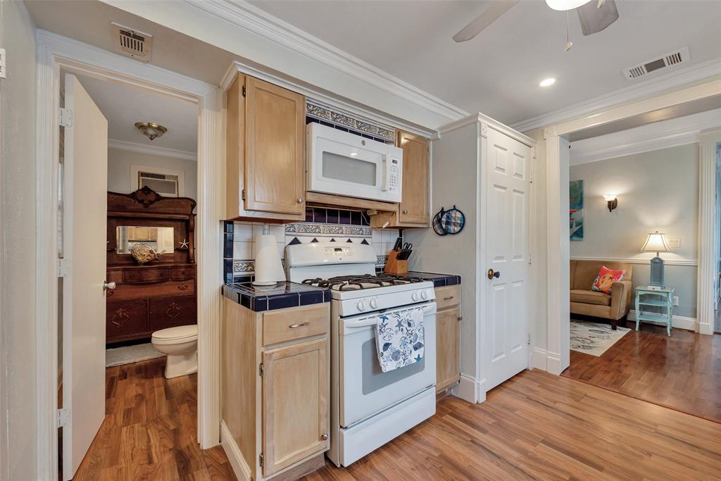 1710 Moody Avenue, Galveston, Texas image 21