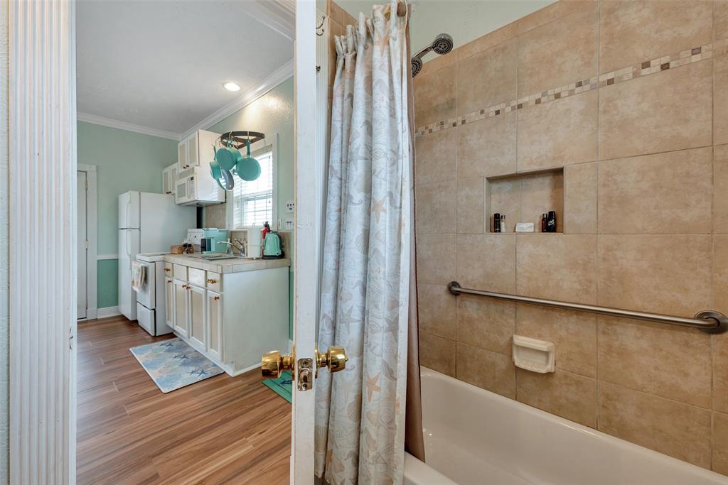 1710 Moody Avenue, Galveston, Texas image 25