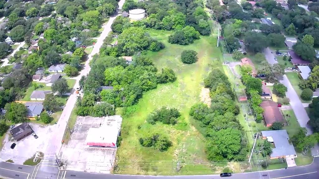 Bayou Court, La Marque, Texas image 3