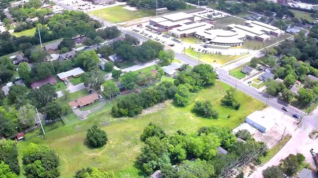 Bayou Court, La Marque, Texas image 2