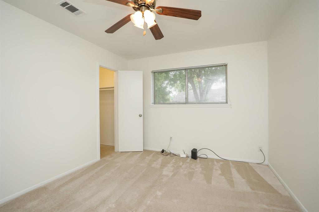 10410 Huntington Wood Drive, Houston, Texas image 26