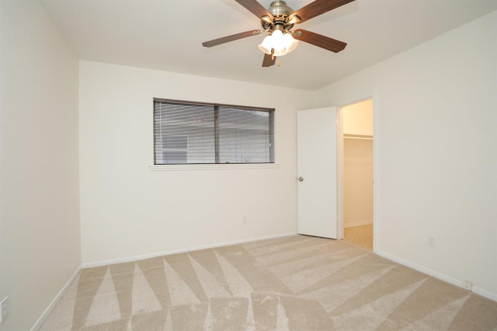 10410 Huntington Wood Drive, Houston, Texas image 28