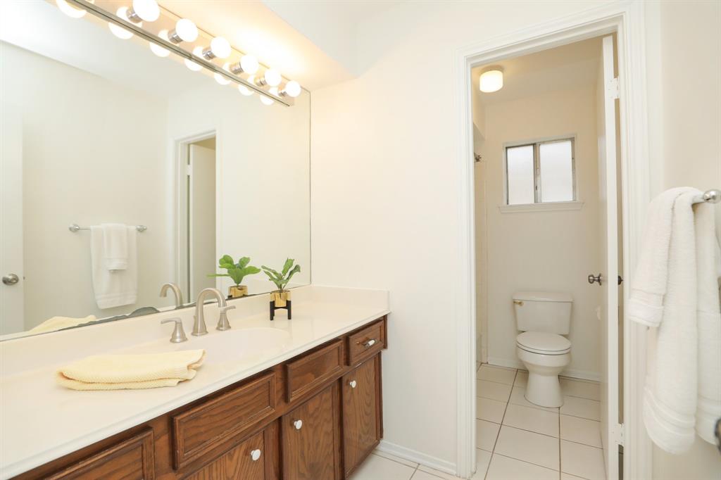 10410 Huntington Wood Drive, Houston, Texas image 30